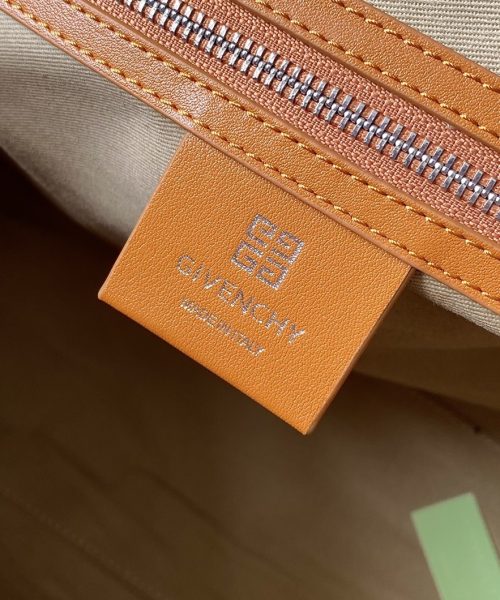 Givenchy Small Antigona Sport Bag Pumpkin For Women, Women's Handbags, Shoulder Bags 13in/33cm GVC BB50MZB1A4-802
