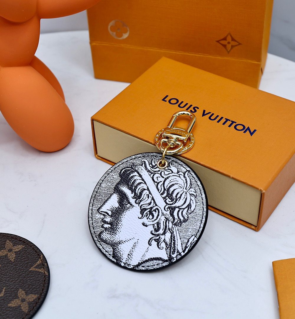 GJ02 – Key holder and bag charm