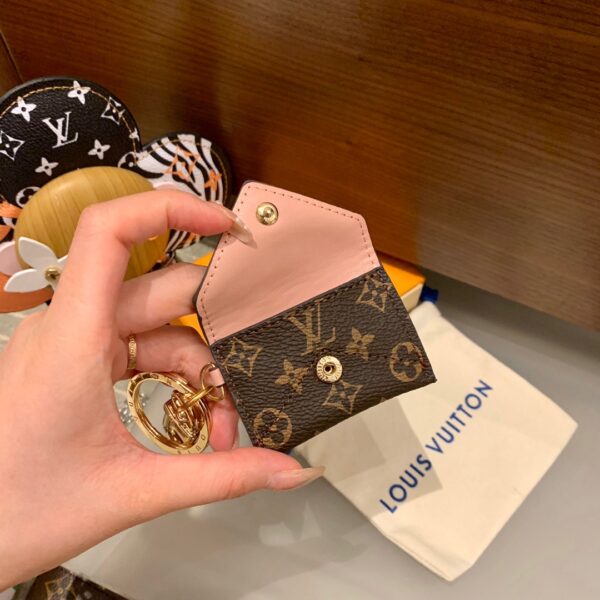 GJ06 – Key holder and bag charm
