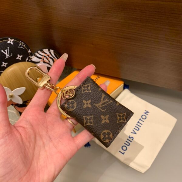 GJ06 – Key holder and bag charm