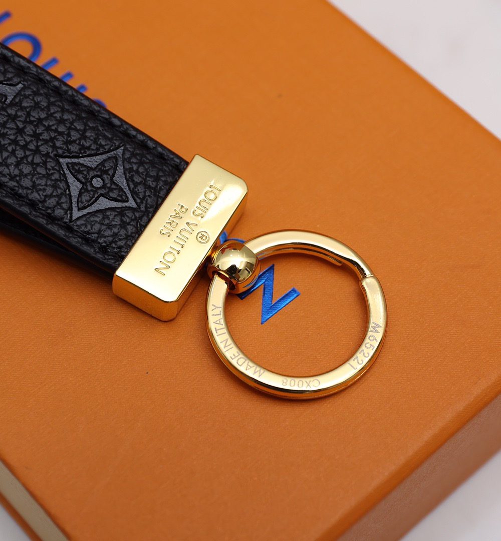 GJ08 – Key holder and bag charm