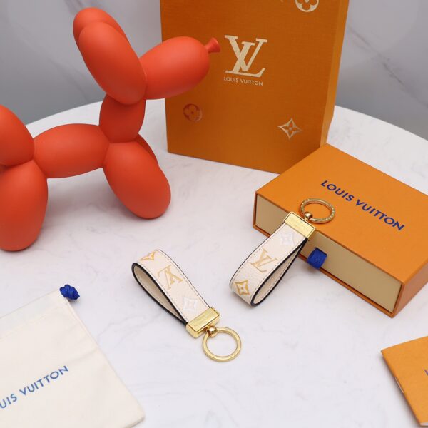 GJ08 – Key holder and bag charm
