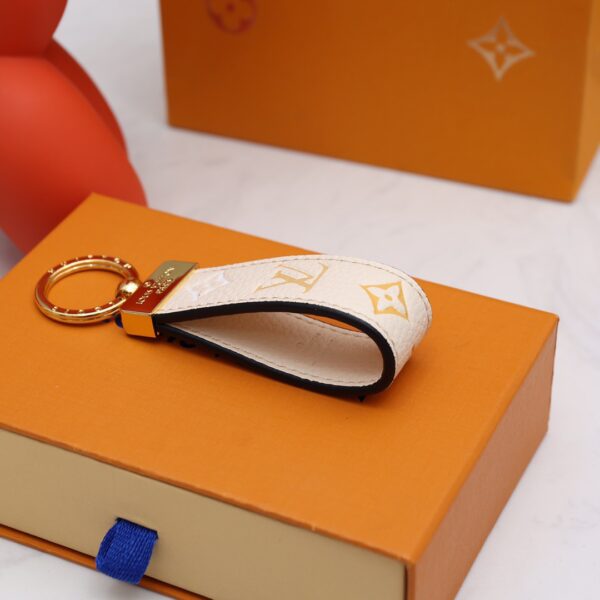 GJ08 – Key holder and bag charm