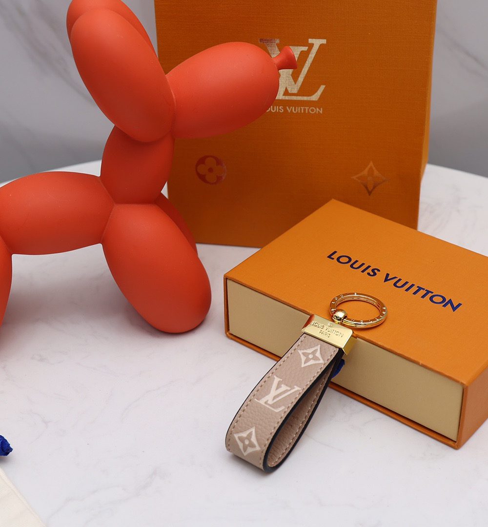 GJ08 – Key holder and bag charm