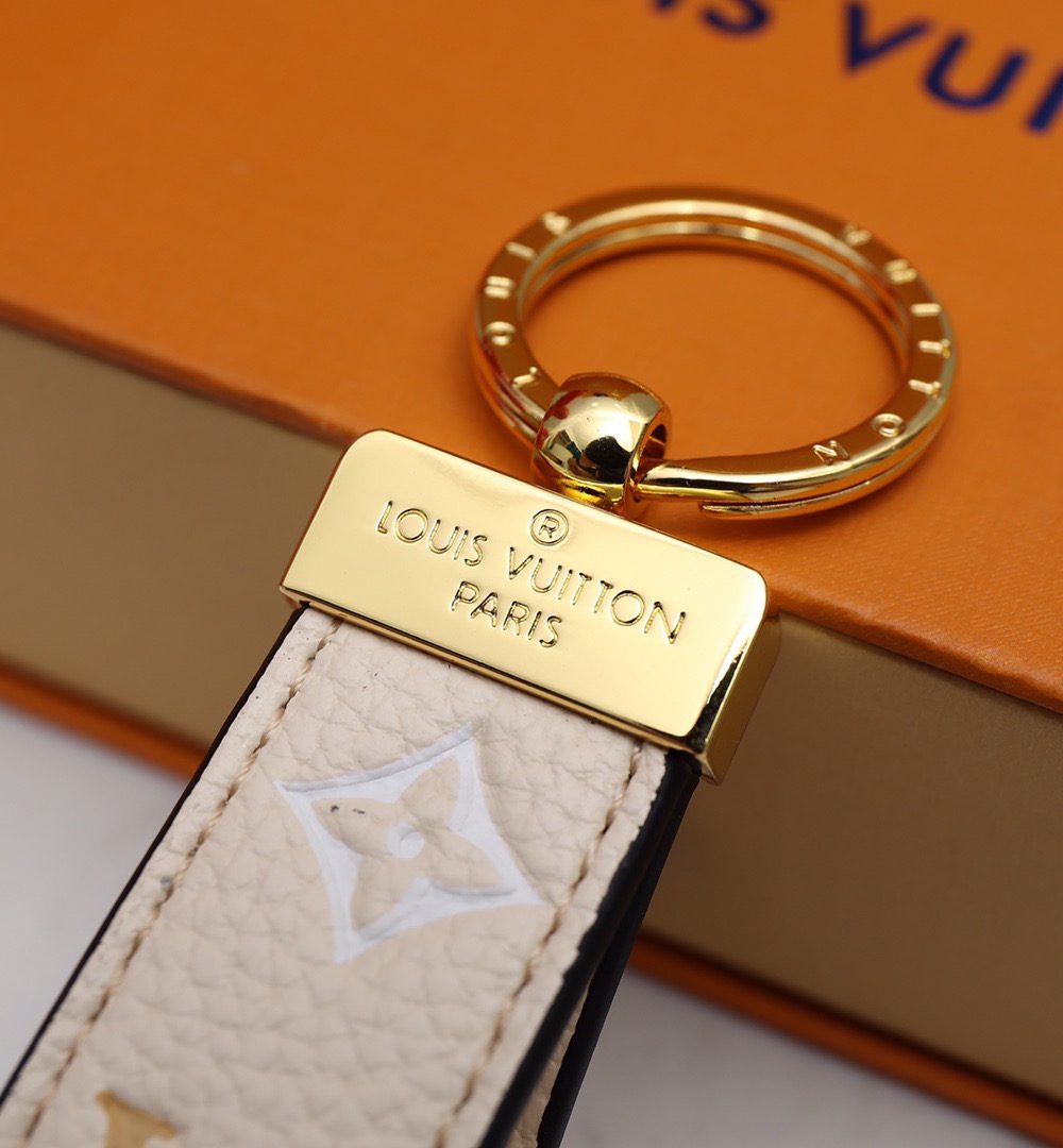 GJ08 – Key holder and bag charm