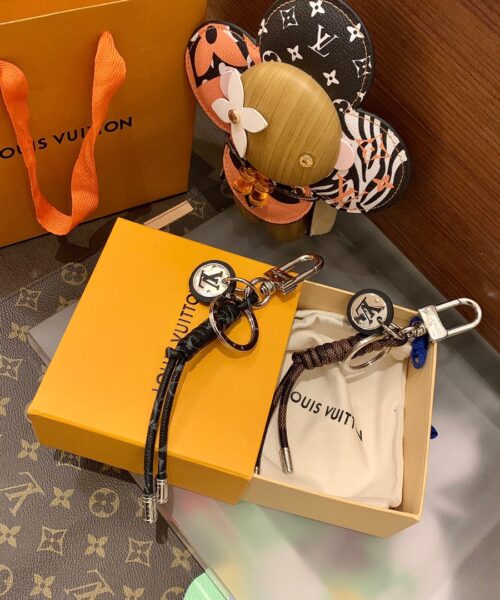 GJ09 – Key holder and bag charm