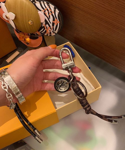GJ09 – Key holder and bag charm