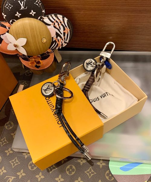 GJ09 – Key holder and bag charm