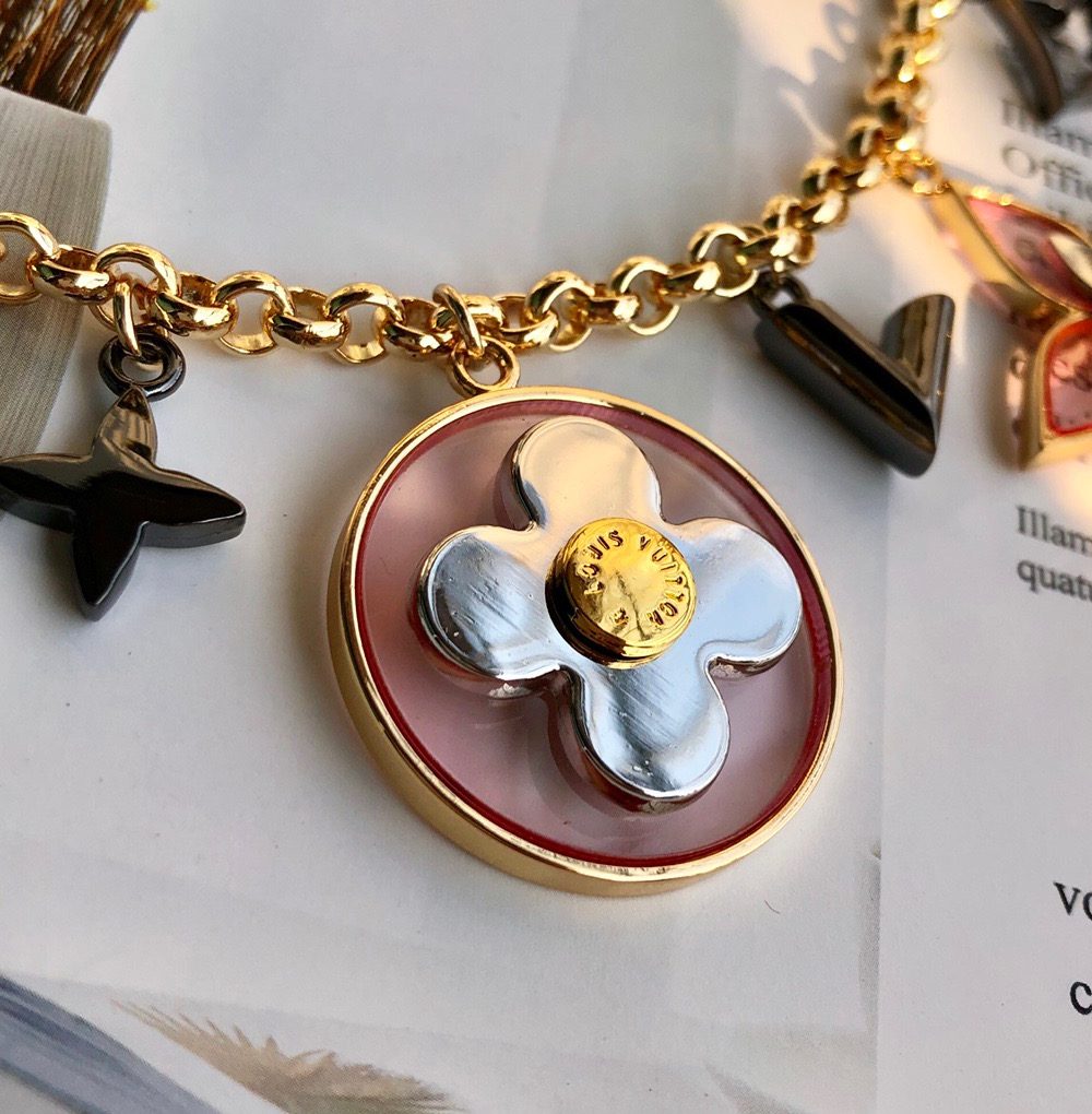 GJ10 – Key holder and bag charm