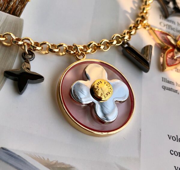 GJ10 – Key holder and bag charm