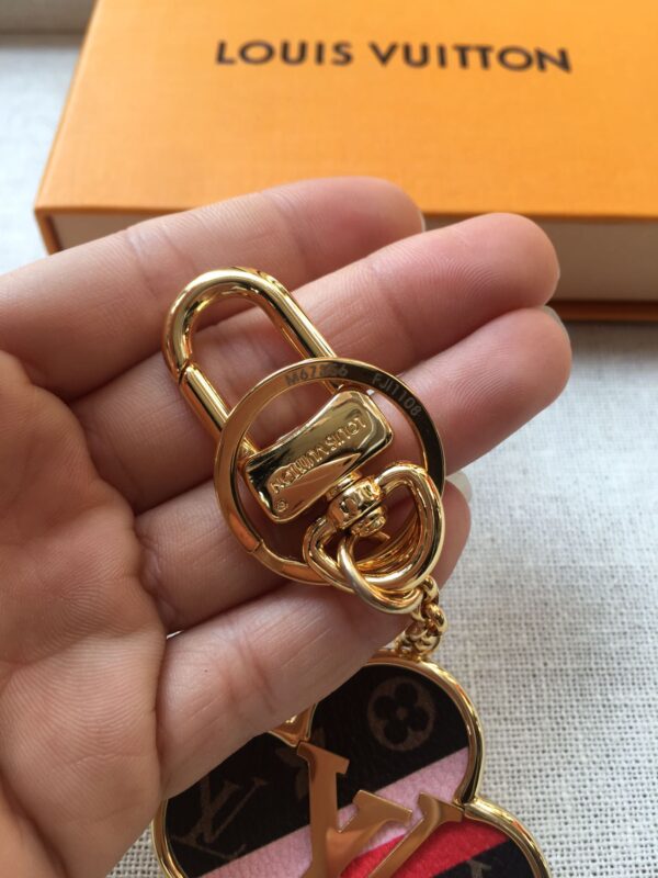 GJ11 – Key holder and bag charm