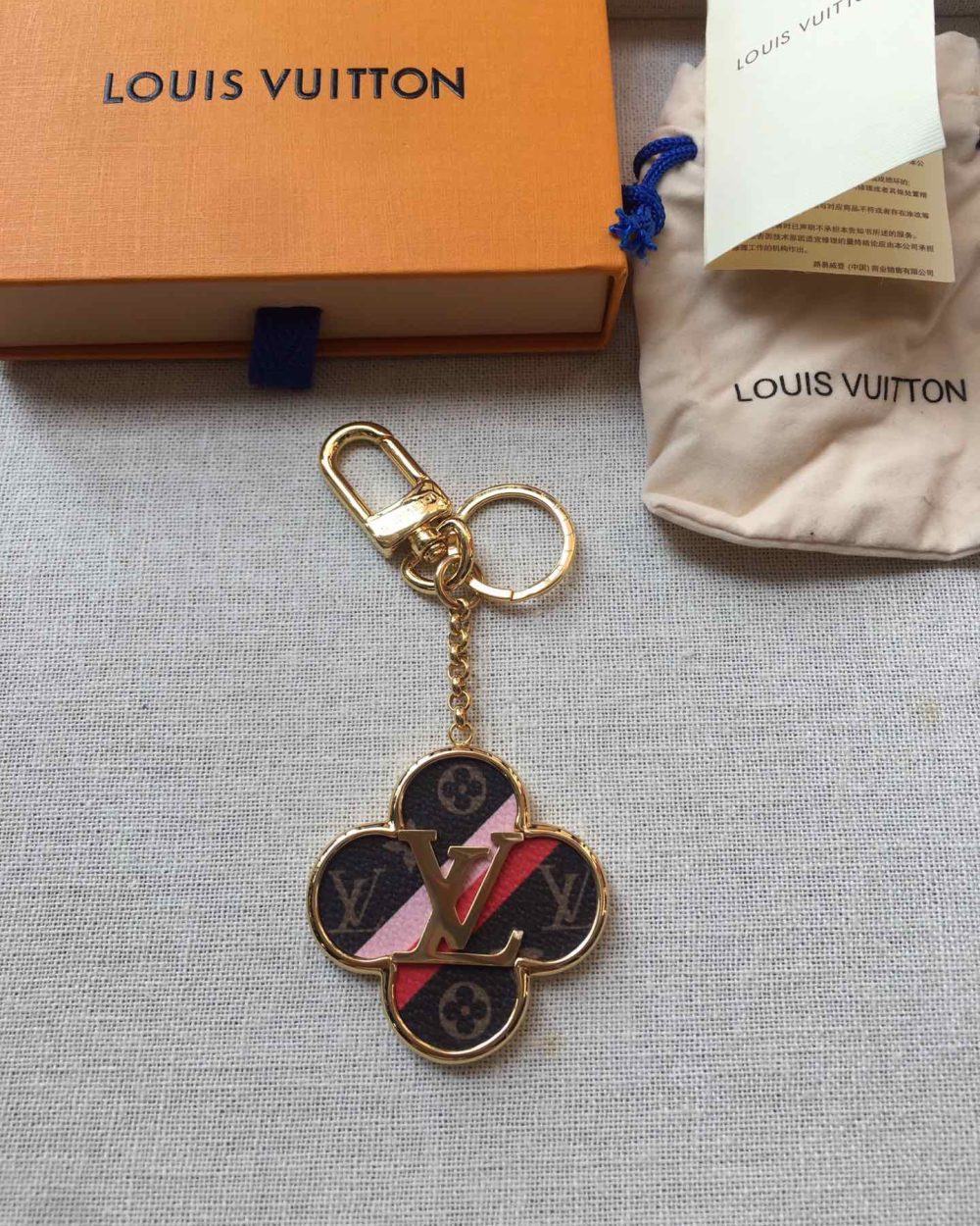 GJ11 – Key holder and bag charm