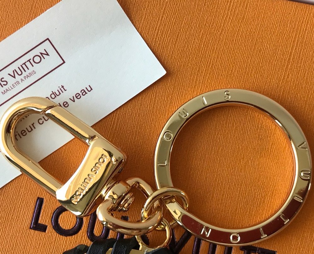 GJ13 – Key holder and bag charm