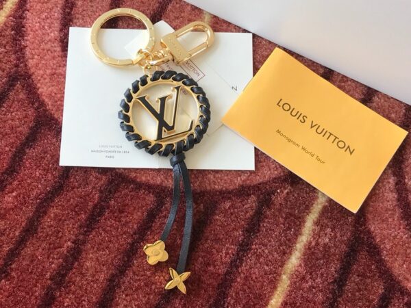 GJ13 – Key holder and bag charm