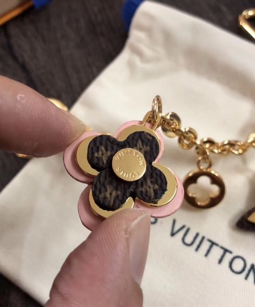 GJ14 – Key holder and bag charm