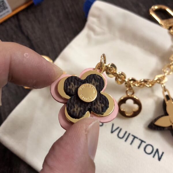 GJ14 – Key holder and bag charm