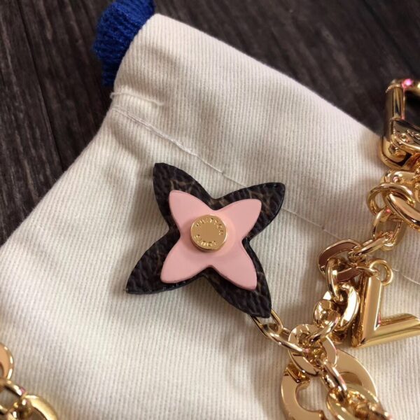 GJ14 – Key holder and bag charm