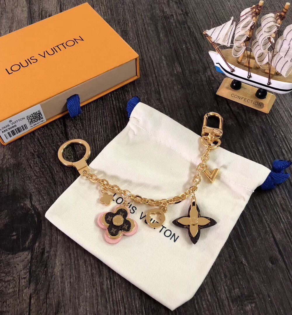 GJ14 – Key holder and bag charm