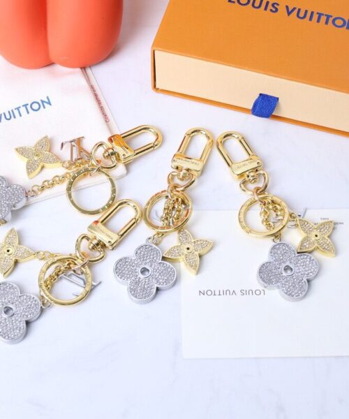 GJ18 – Key holder and bag charm
