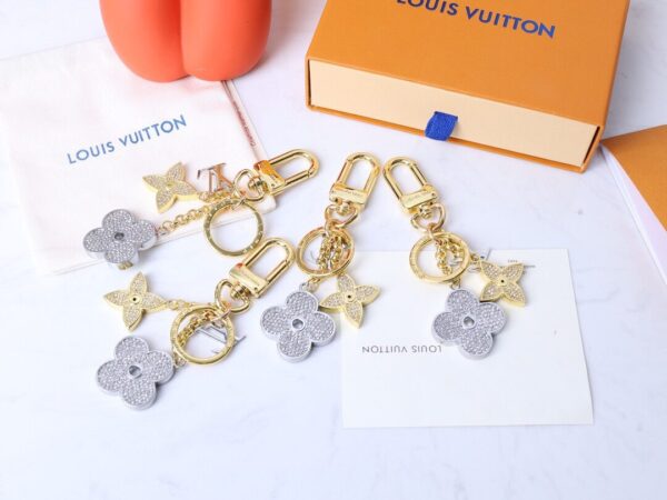GJ18 – Key holder and bag charm