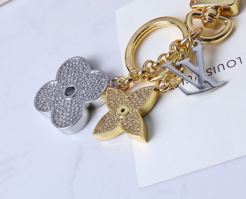 GJ18 – Key holder and bag charm