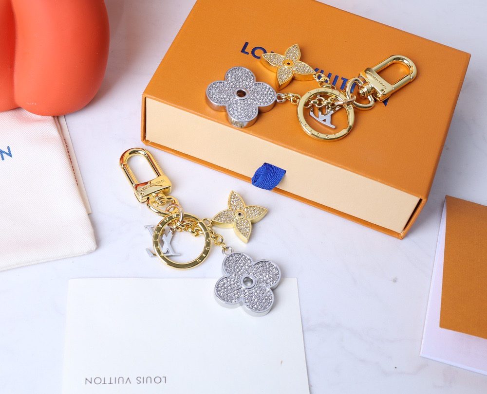 GJ18 – Key holder and bag charm