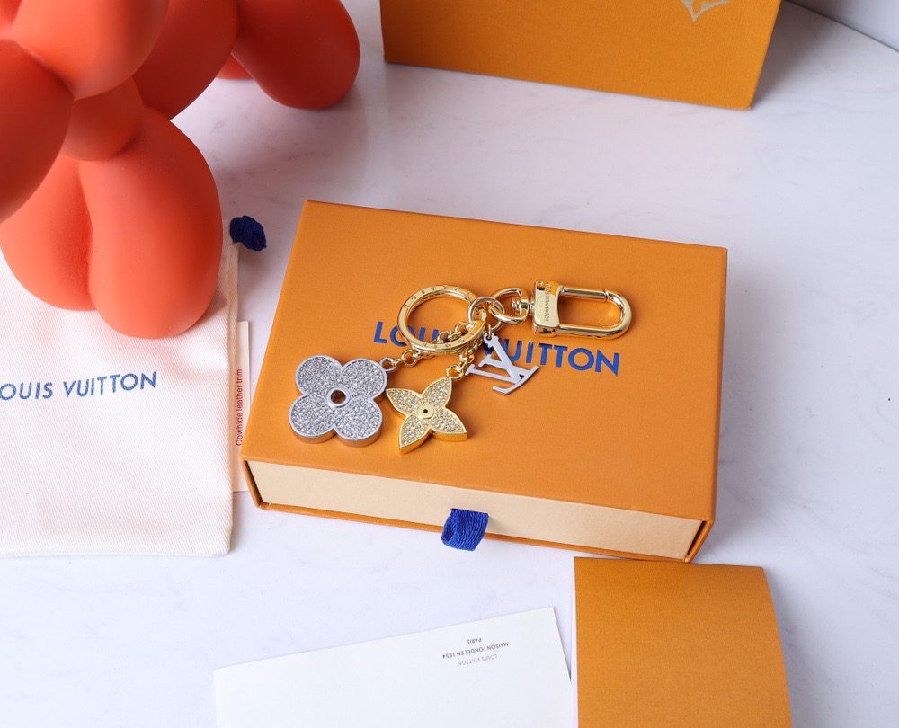 GJ18 – Key holder and bag charm