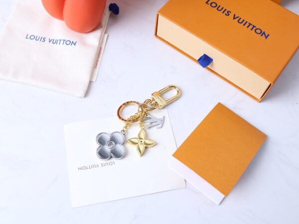 GJ18 – Key holder and bag charm