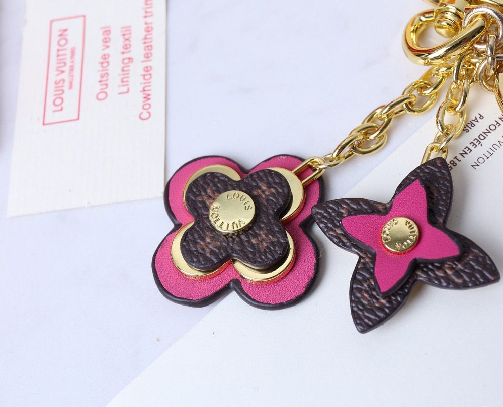 GJ19 – Key holder and bag charm