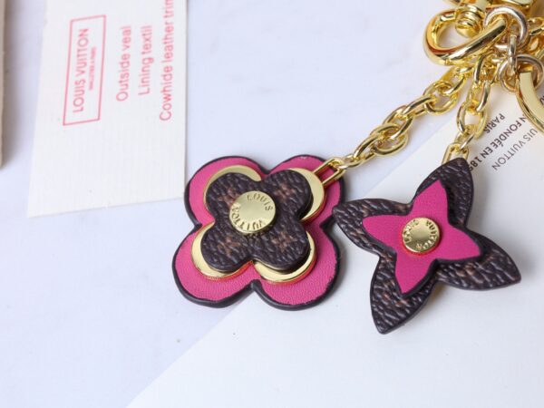 GJ19 – Key holder and bag charm