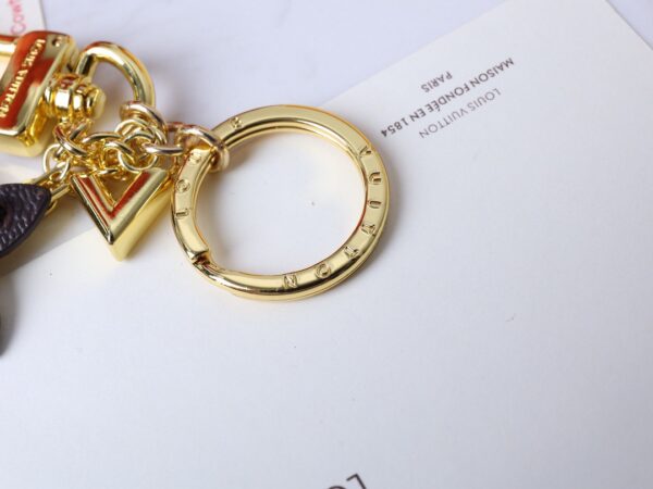 GJ19 – Key holder and bag charm