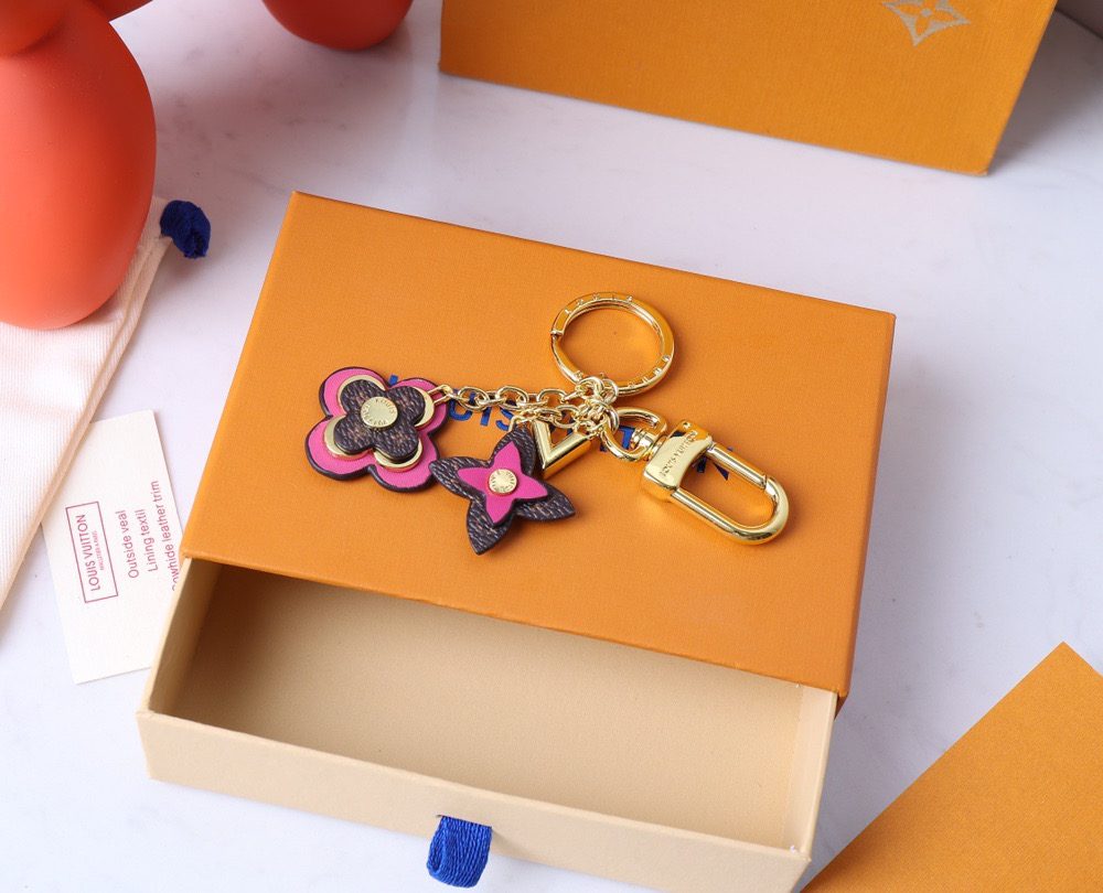 GJ19 – Key holder and bag charm