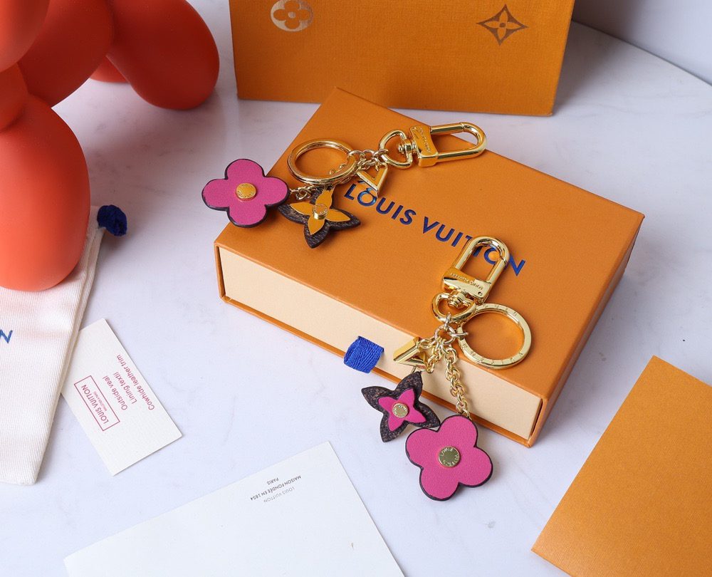 GJ19 – Key holder and bag charm