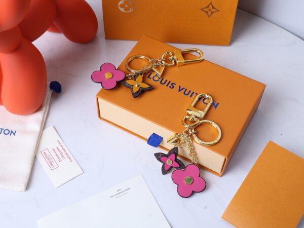 GJ19 – Key holder and bag charm