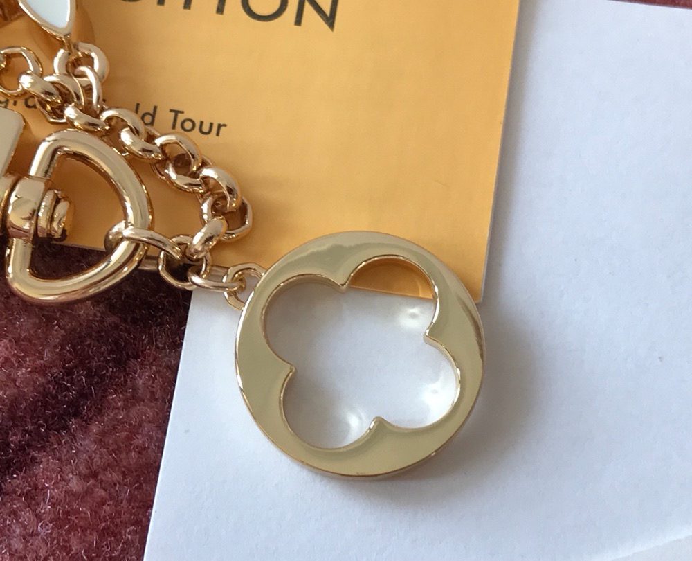 GJ21 – Key holder and bag charm