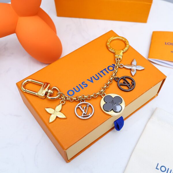 GJ22 – Key holder and bag charm