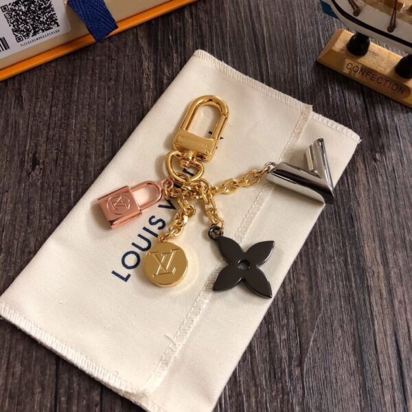 GJ23 – Key holder and bag charm
