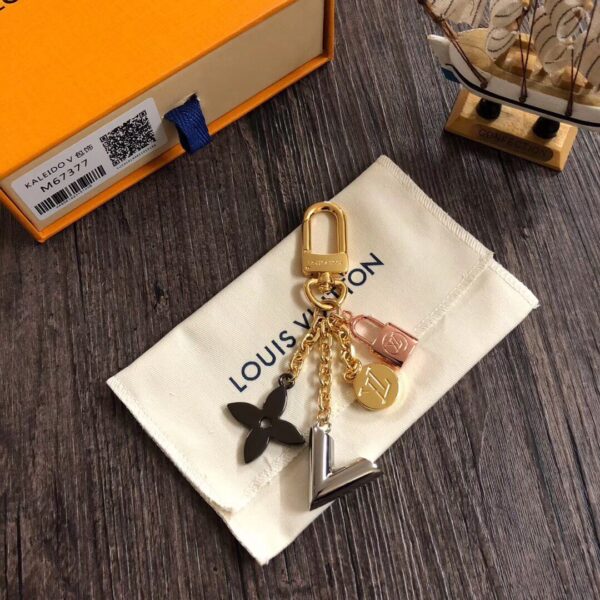 GJ23 – Key holder and bag charm