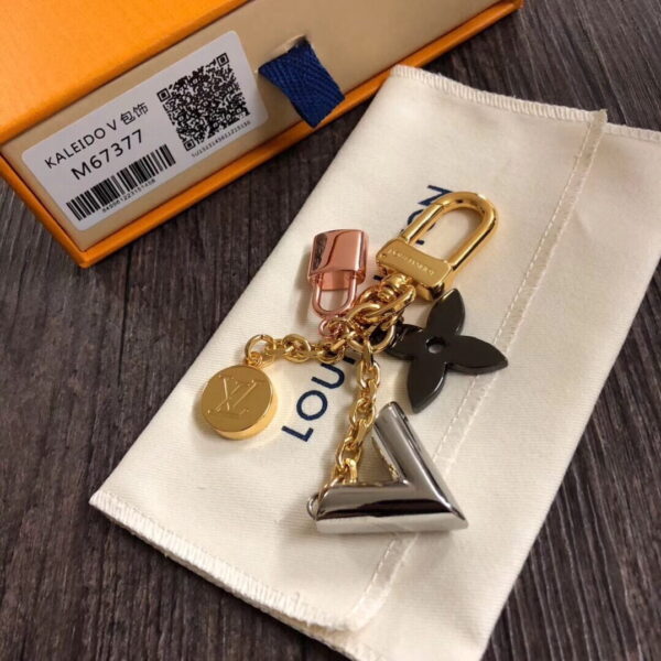 GJ23 – Key holder and bag charm
