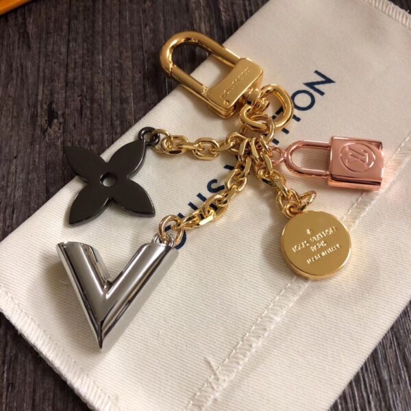 GJ23 – Key holder and bag charm
