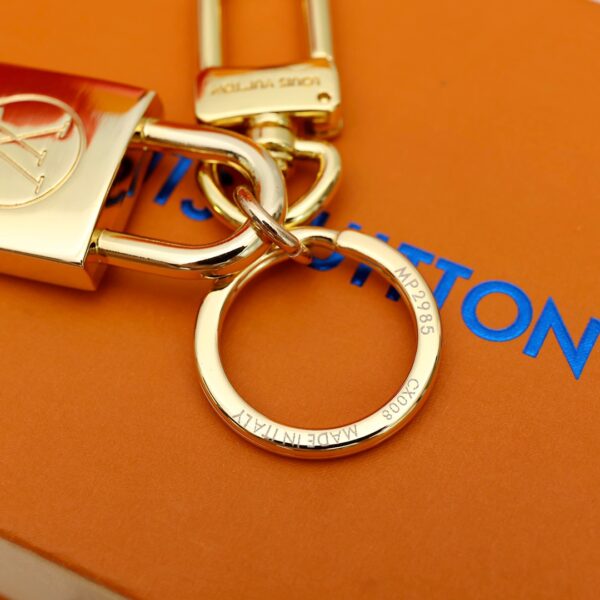 GJ25 – Key holder and bag charm