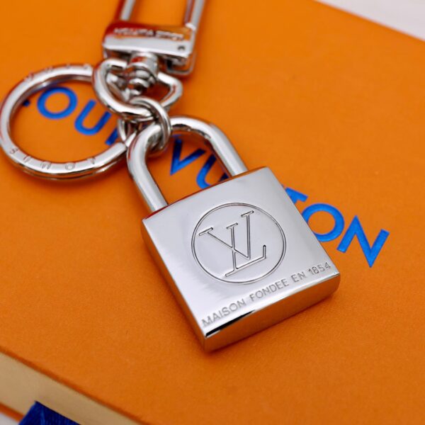 GJ25 – Key holder and bag charm