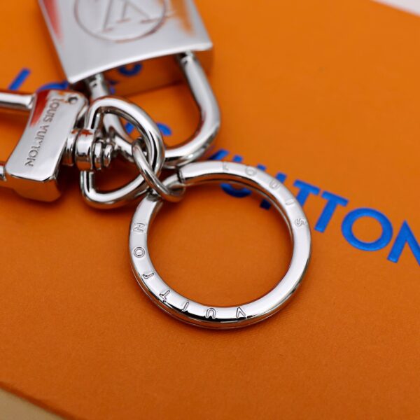 GJ25 – Key holder and bag charm