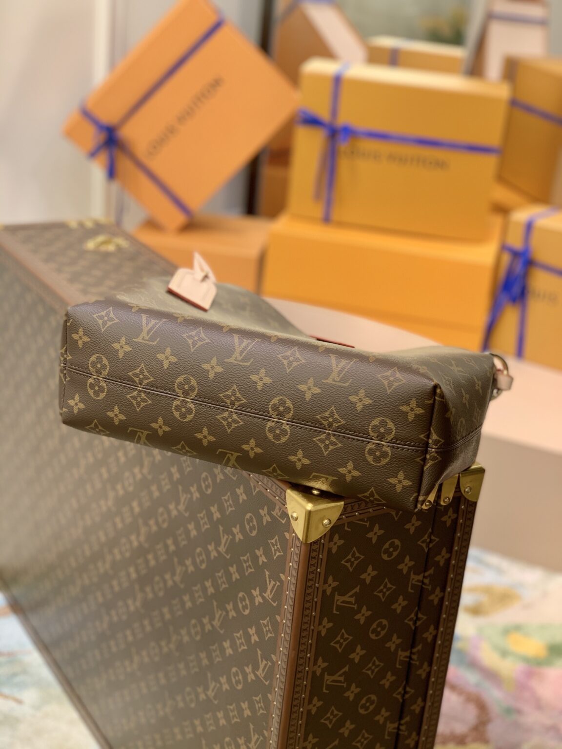 1:1 Replica Louis Vuitton LV Graceful PM Monogram Canvas Exclusive Bag For Women M43700 - 13.8in/ 35cm - Image 5