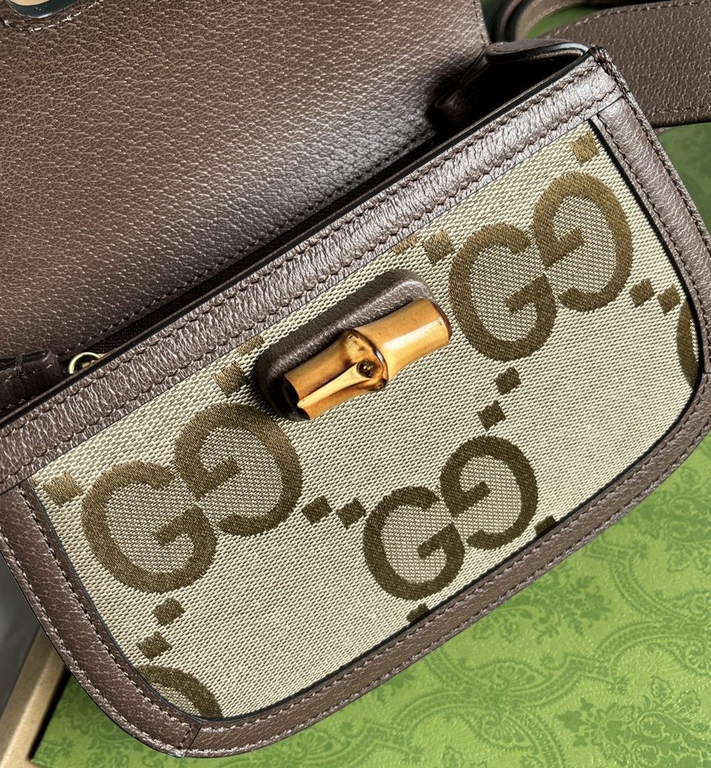 1:1 Replica Gucci Bamboo 1947 Jumbo GG Small Top Handle Bag Camel And Ebony Jumbo GG Canvas Brown For Women 8.3in/21cm 675797 UKMDT 2570
