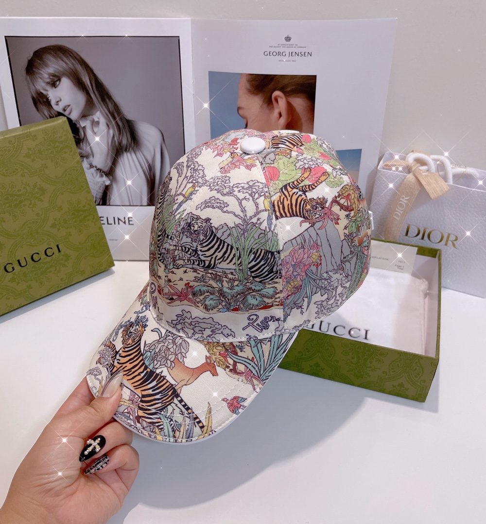Gucci Baseball Hat With Tiger White GG Hat