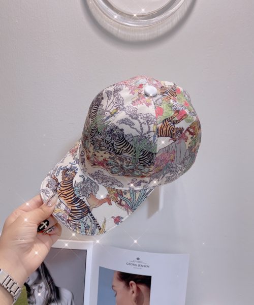 Gucci Baseball Hat With Tiger White GG Hat