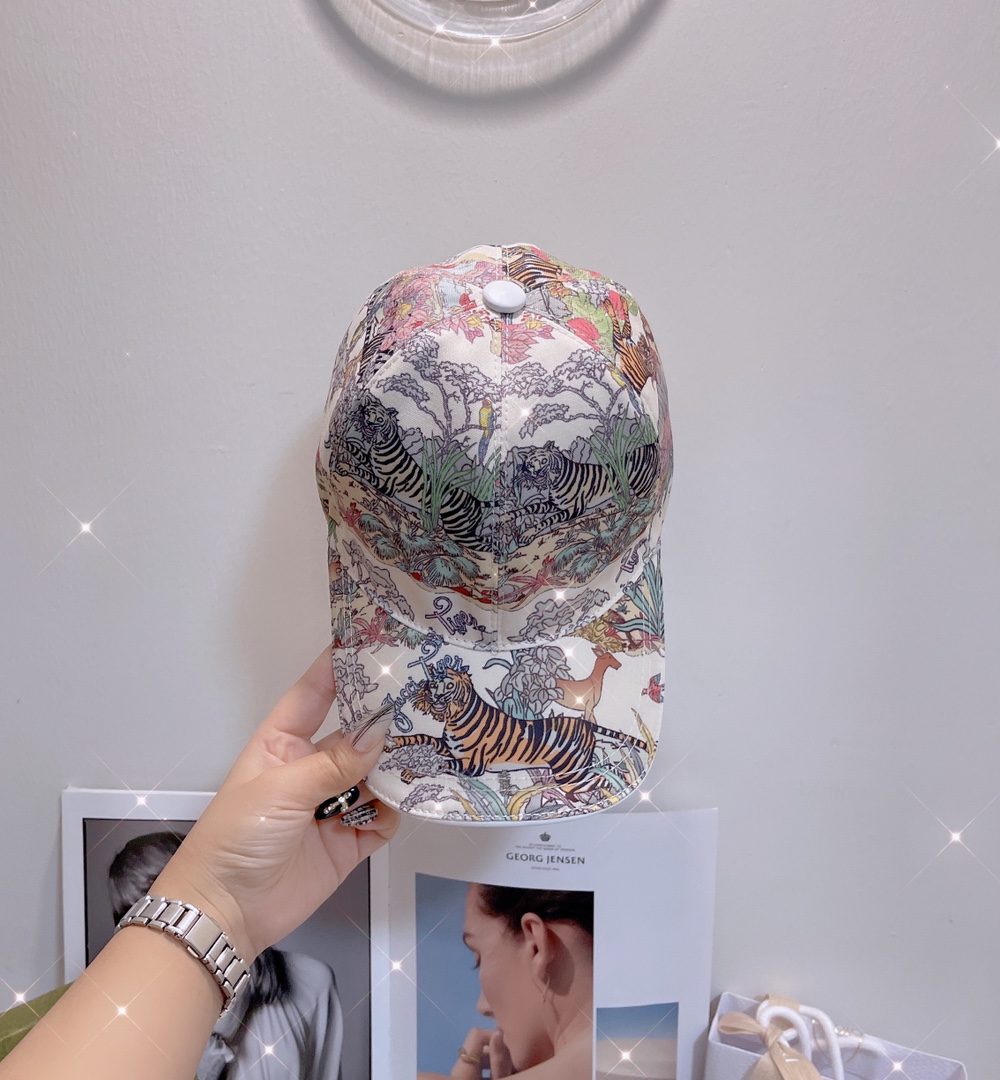 Gucci Baseball Hat With Tiger White GG Hat