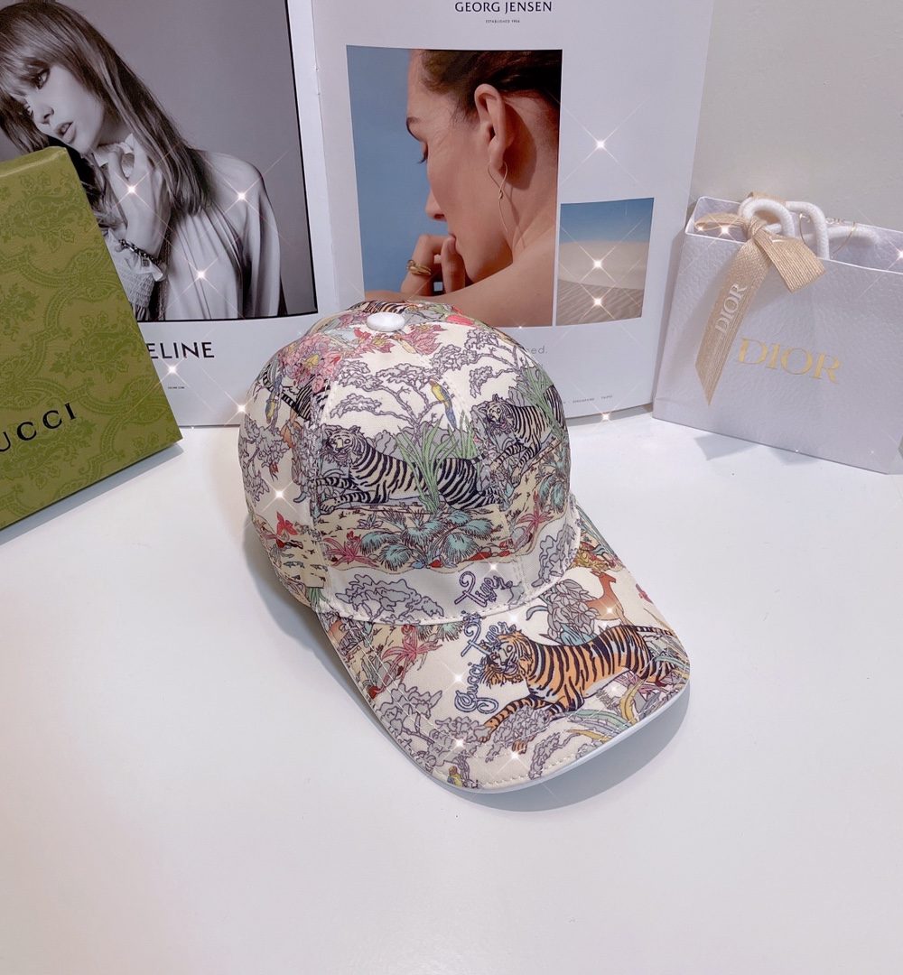 Gucci Baseball Hat With Tiger White GG Hat