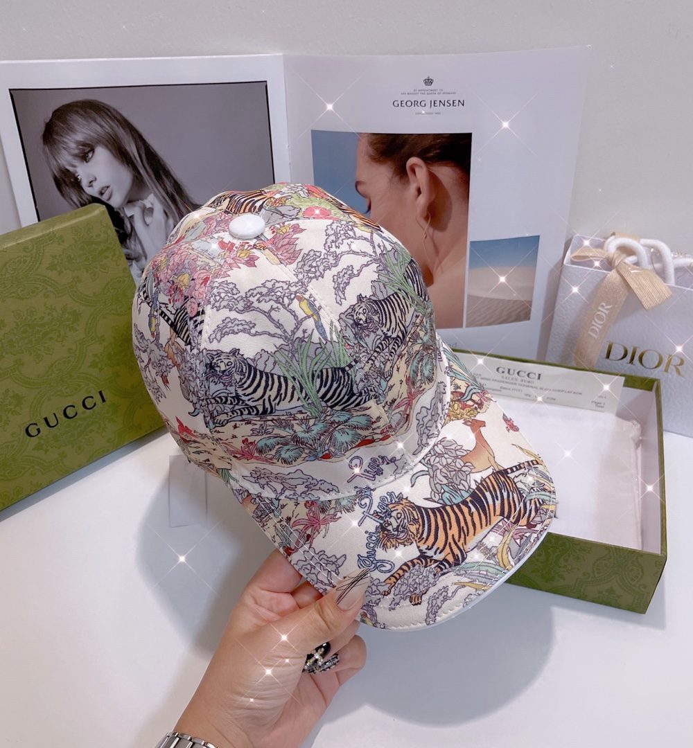 Gucci Baseball Hat With Tiger White GG Hat